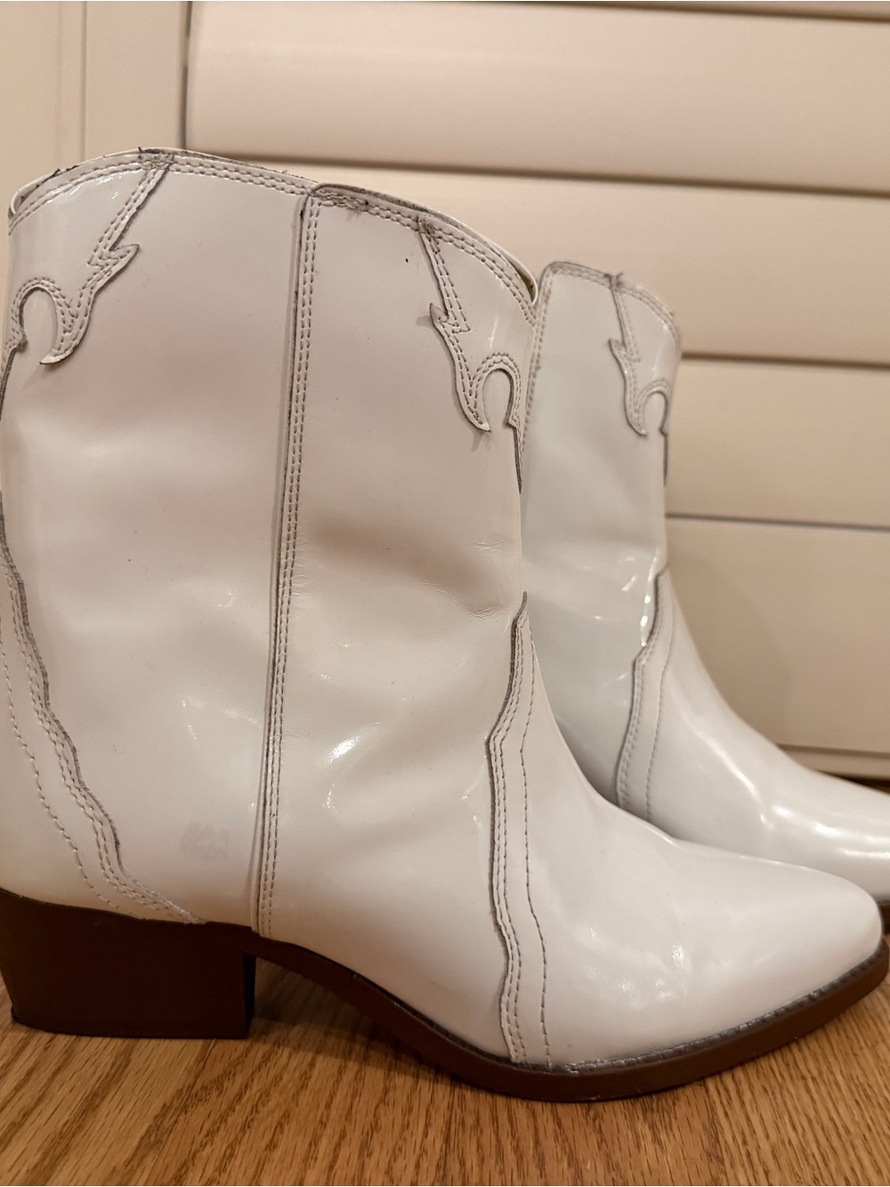 Free People White Western-Style Women’s Ankle Boots in white patent leather!
